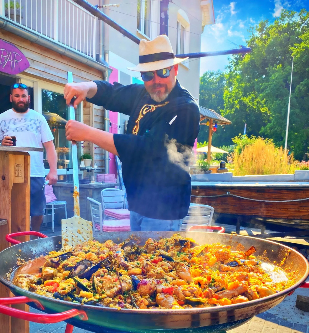 feels Beach Club Hotel