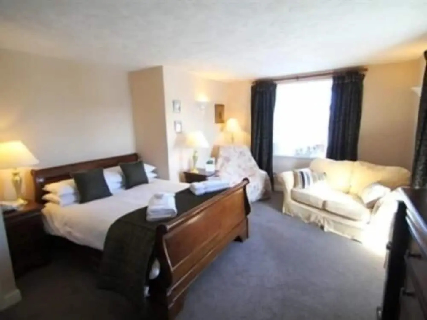 Three Acres Inn & Restaurant