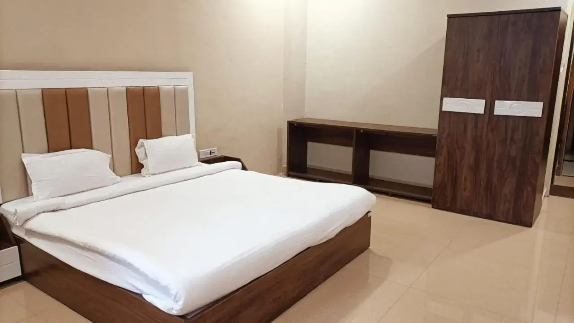 Hotel Emperor Paradise