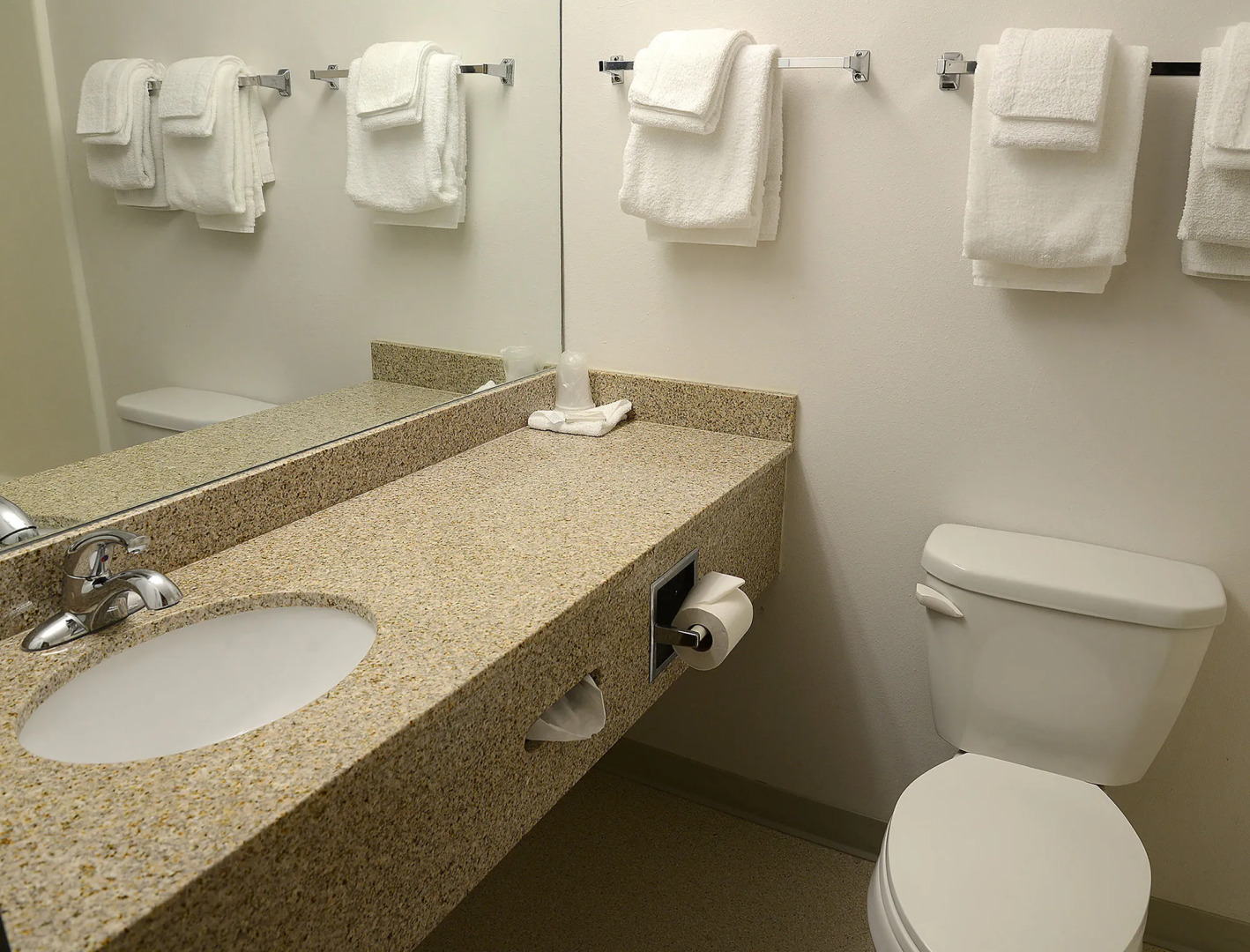 The Great Falls Inn by Riversage