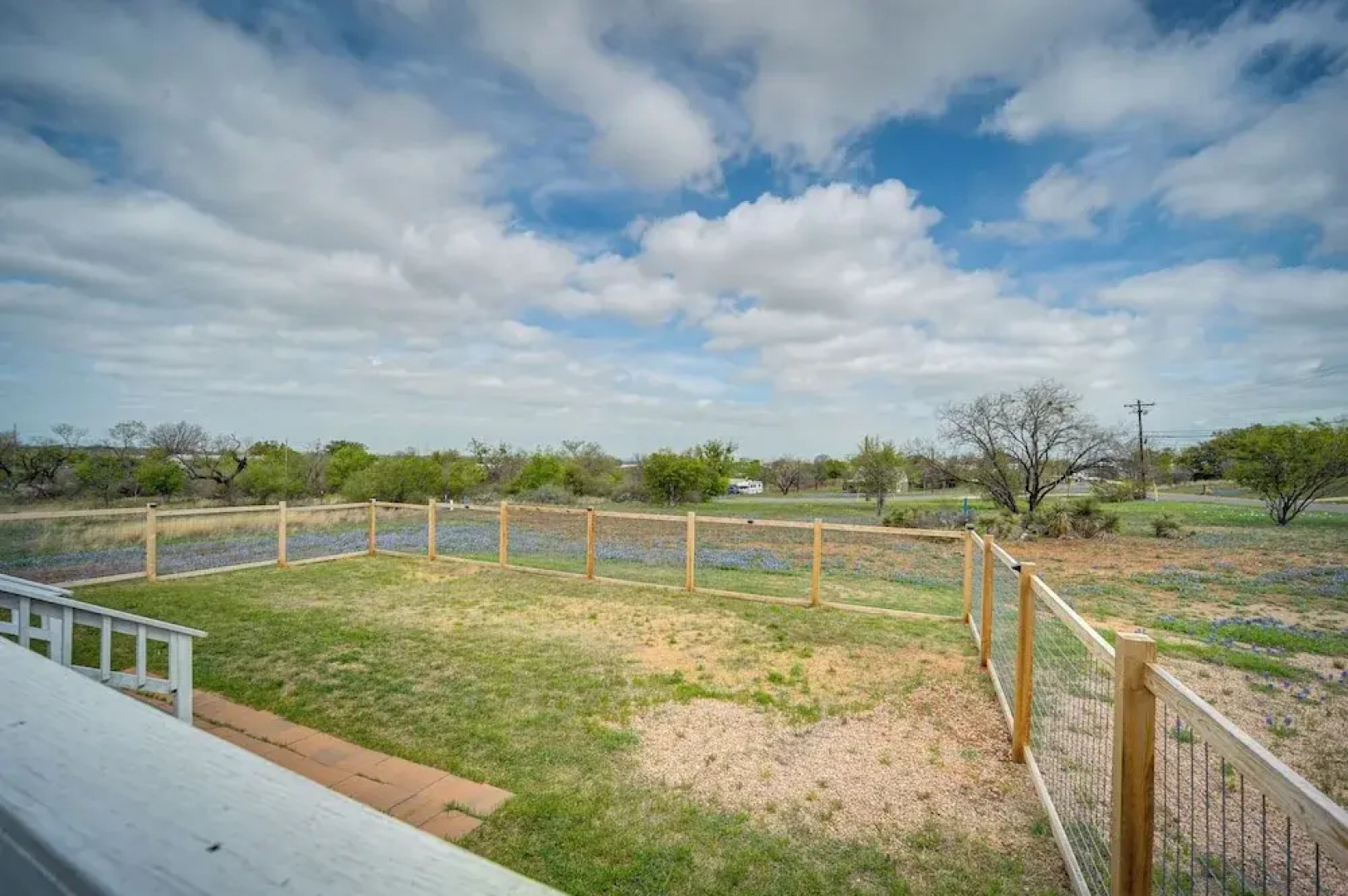 Pet-friendly Texas Retreat w/ Deck & Gas Grill!