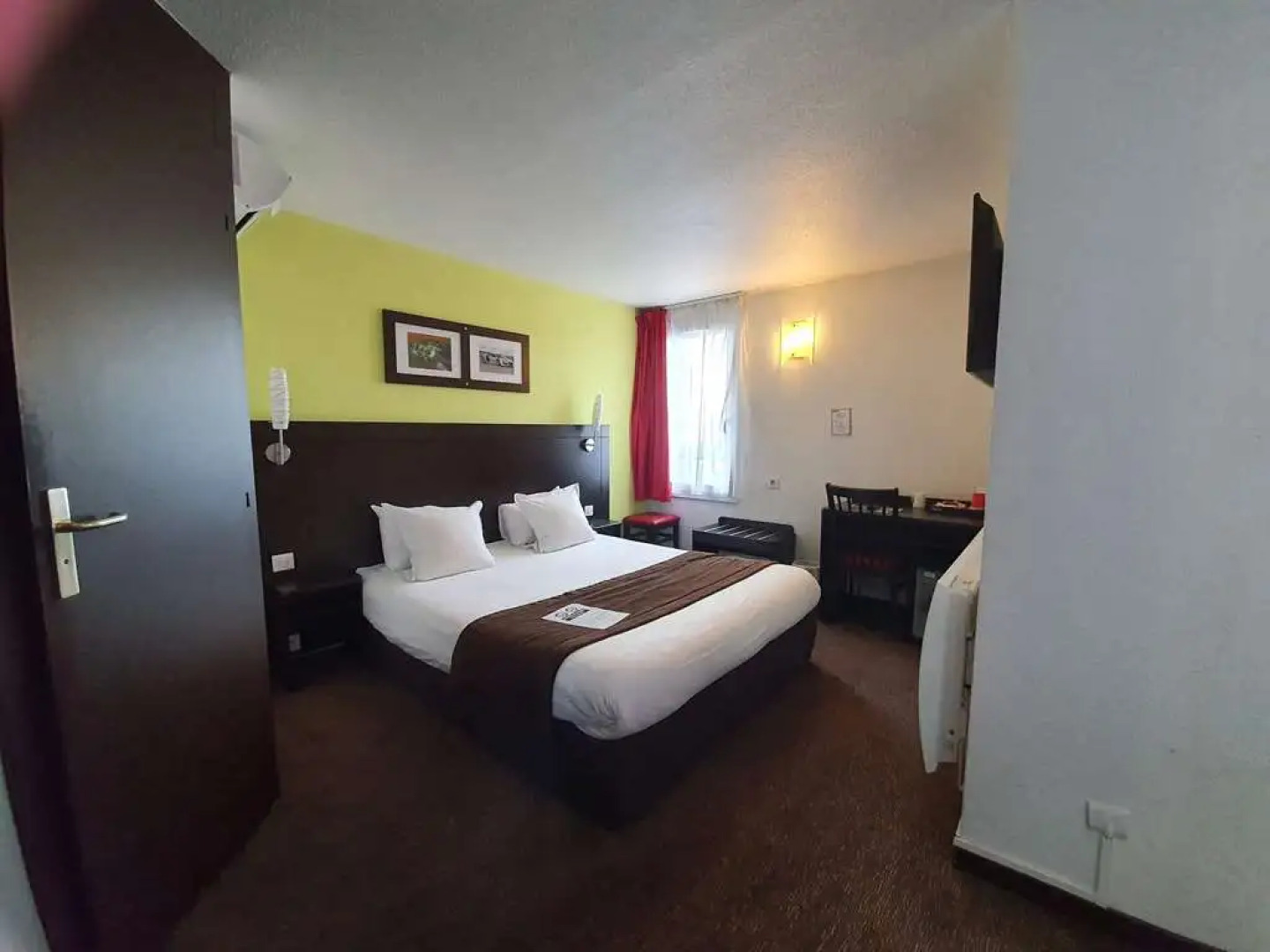 Kyriad Design Enzo Cannes-Écluse