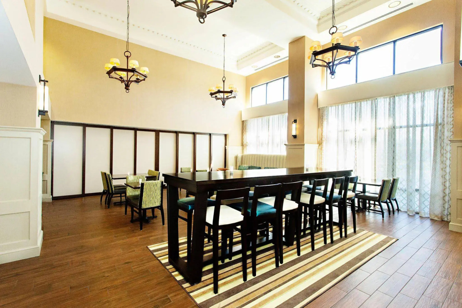 Hampton Inn & Suites Albany Airport