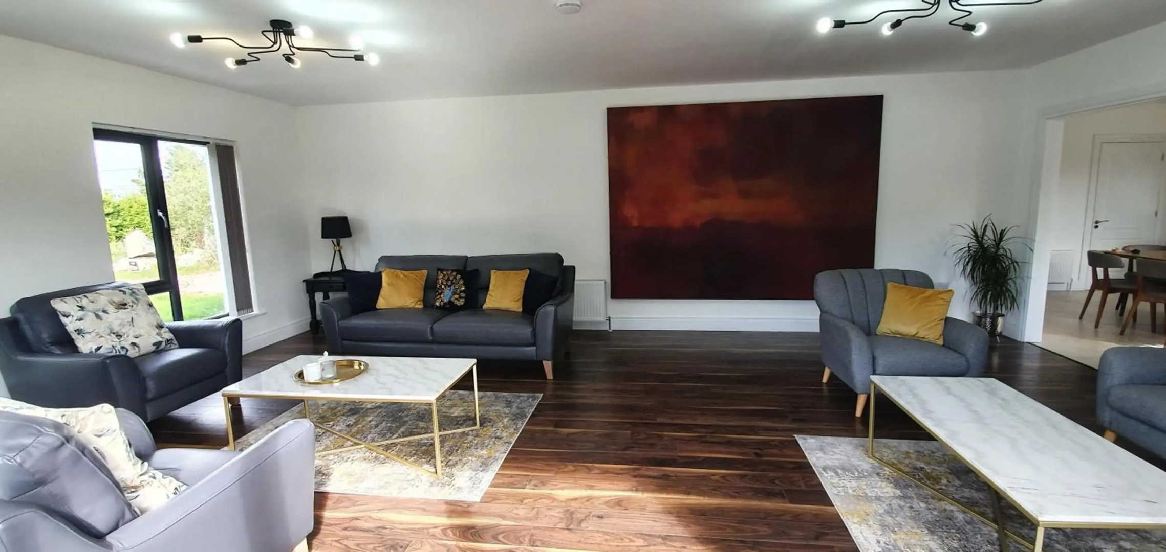 Luxury 6 Bedroom Spiddal Villa, Jacuzzi, Balcony