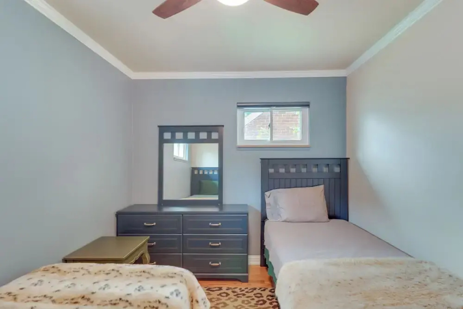 Royal Oak Home: 13 Mi to Downtown Detroit