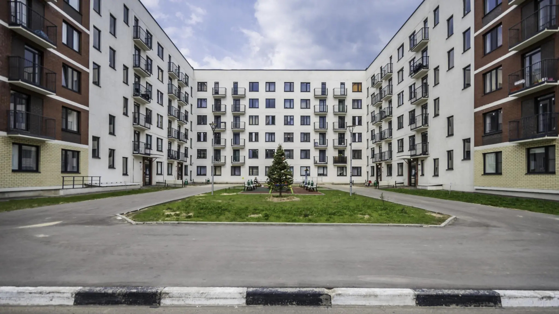 Погостим на улице Народного Ополчения 5