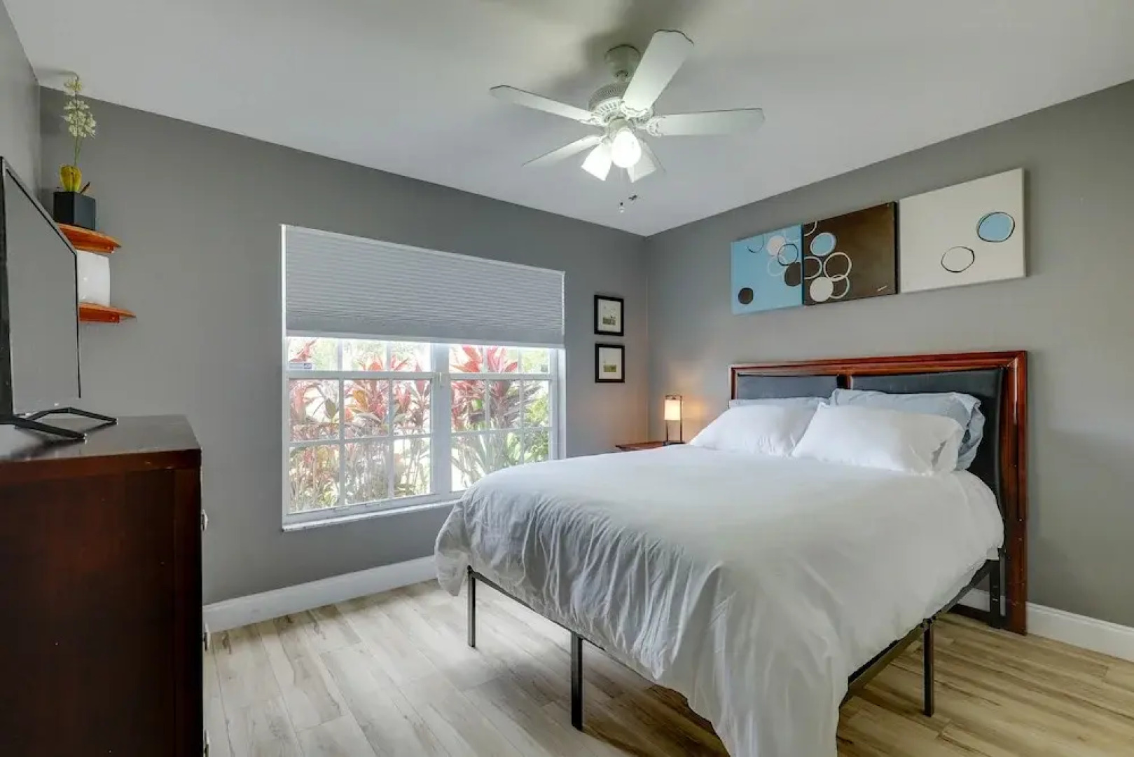 Bright Getaway w/ Ski Lake, 11 Miles to Dtwn Tampa