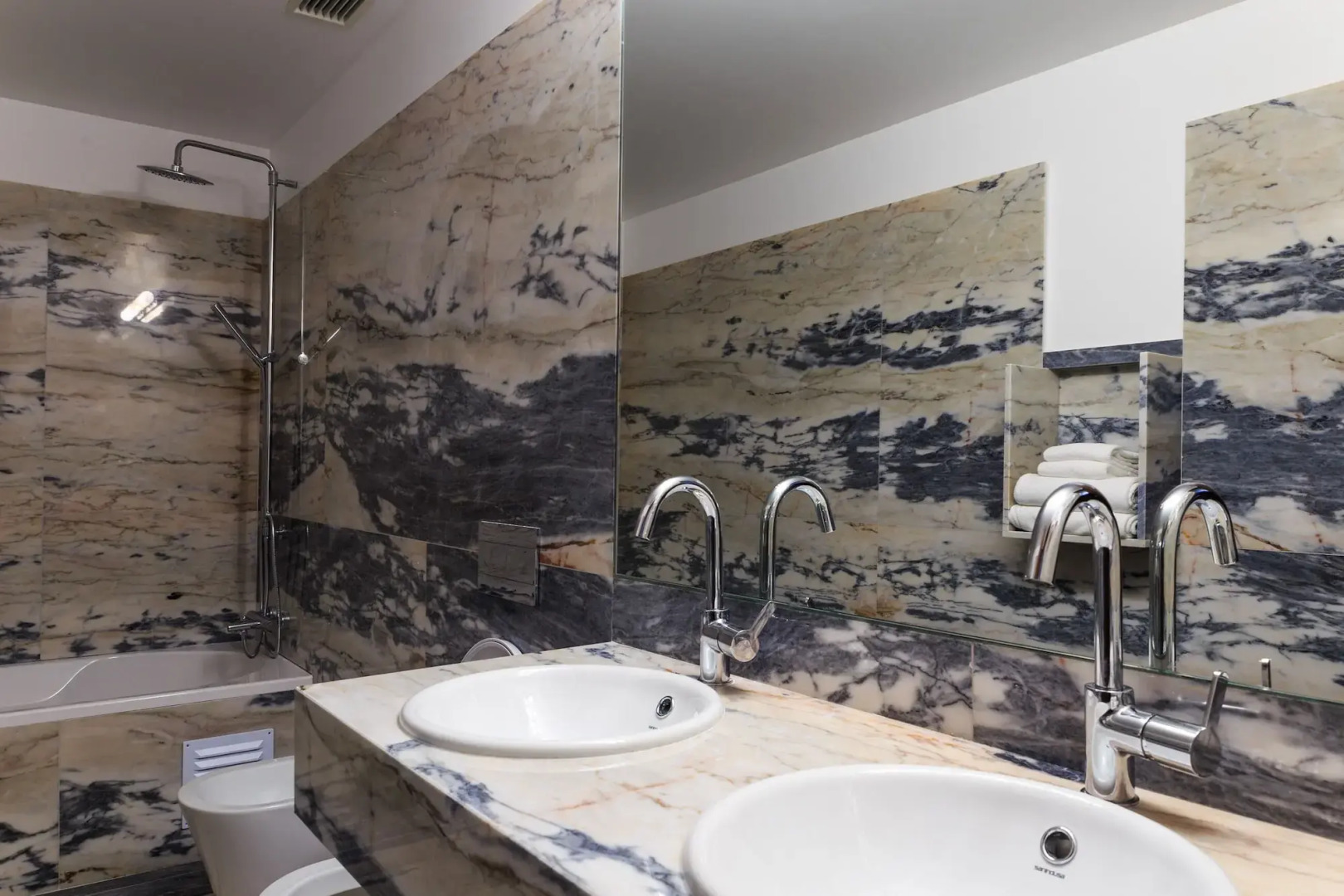 Enigma - Nature & Water Hotel