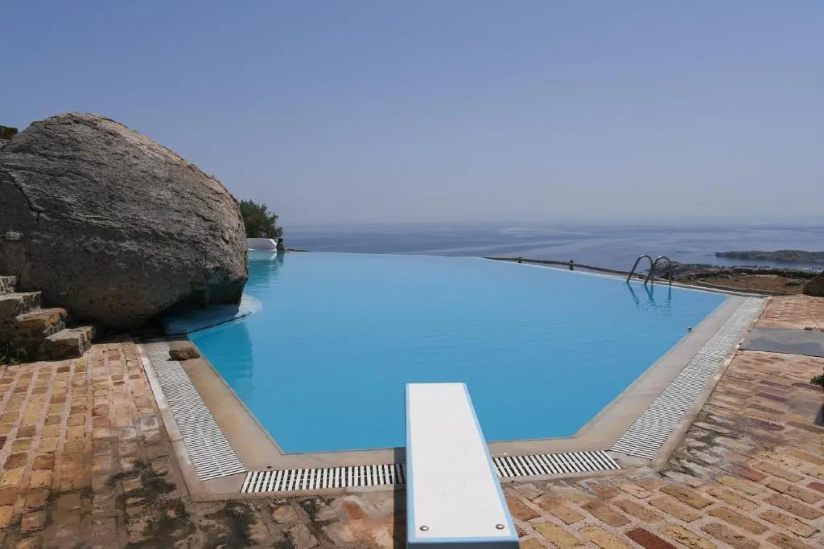 Rock Villa-Guest house by Neuvel