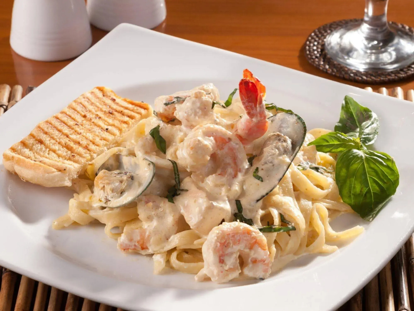 White Rock Waterpark and Beach Hotel