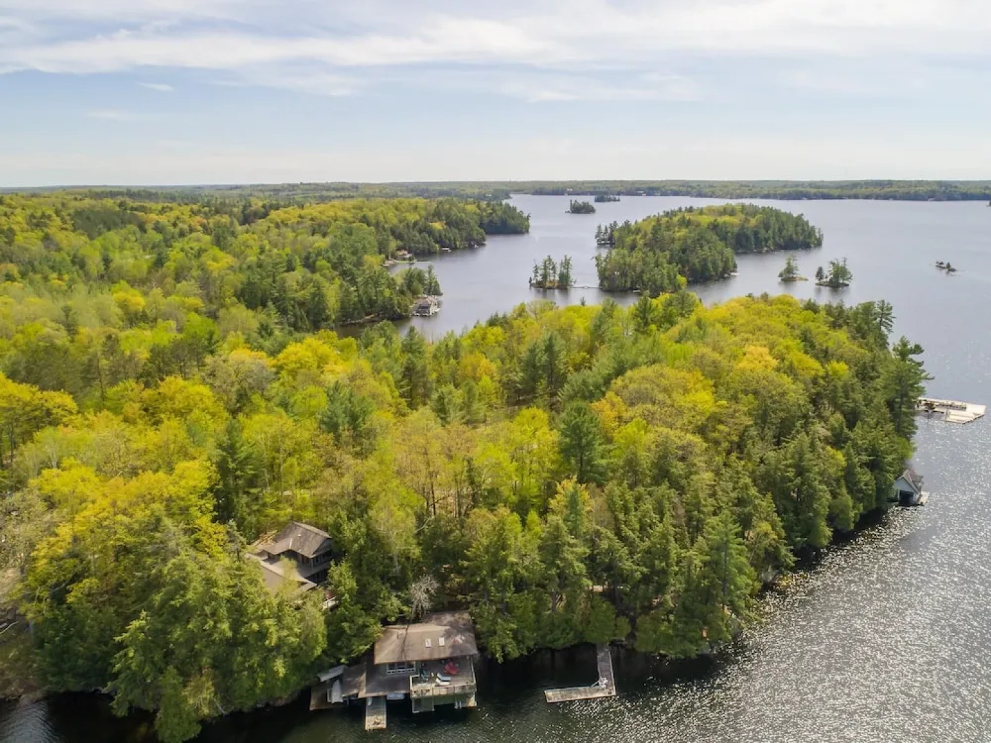 Westview~Beautiful 3 bedroom 1 bath cottage on Lake Rosseau