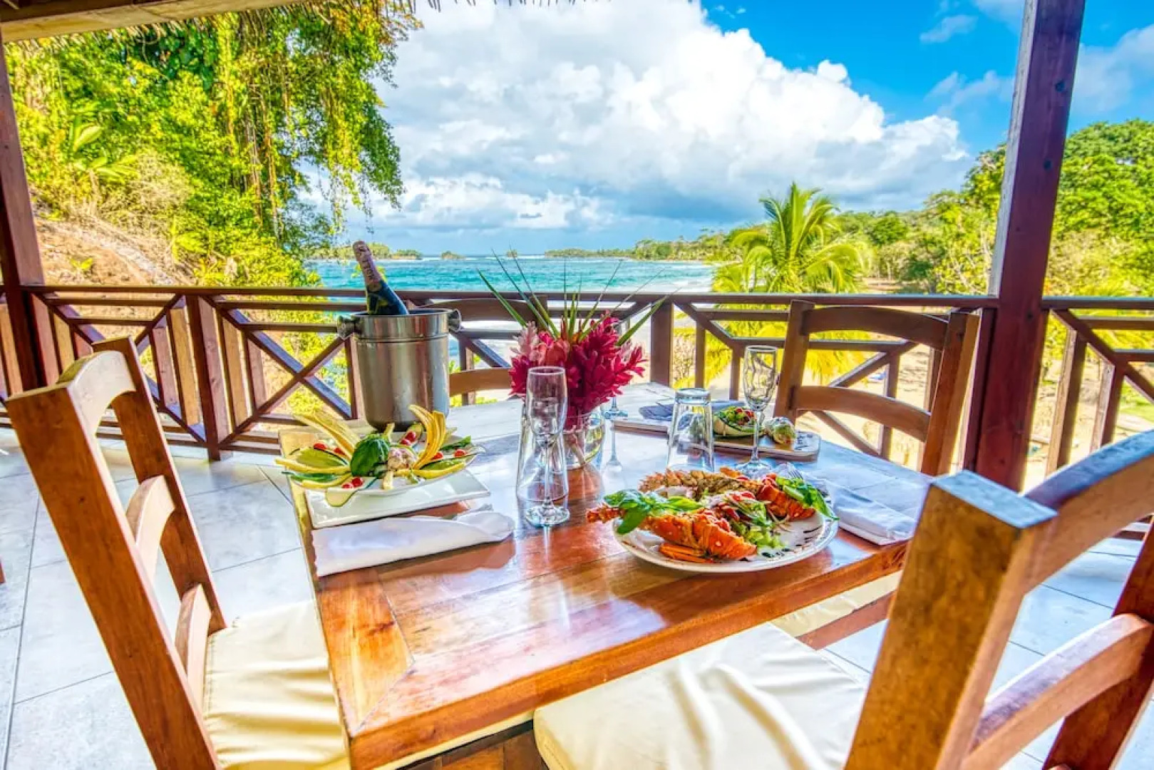 The Island Hub at Red Frog Beach Resort