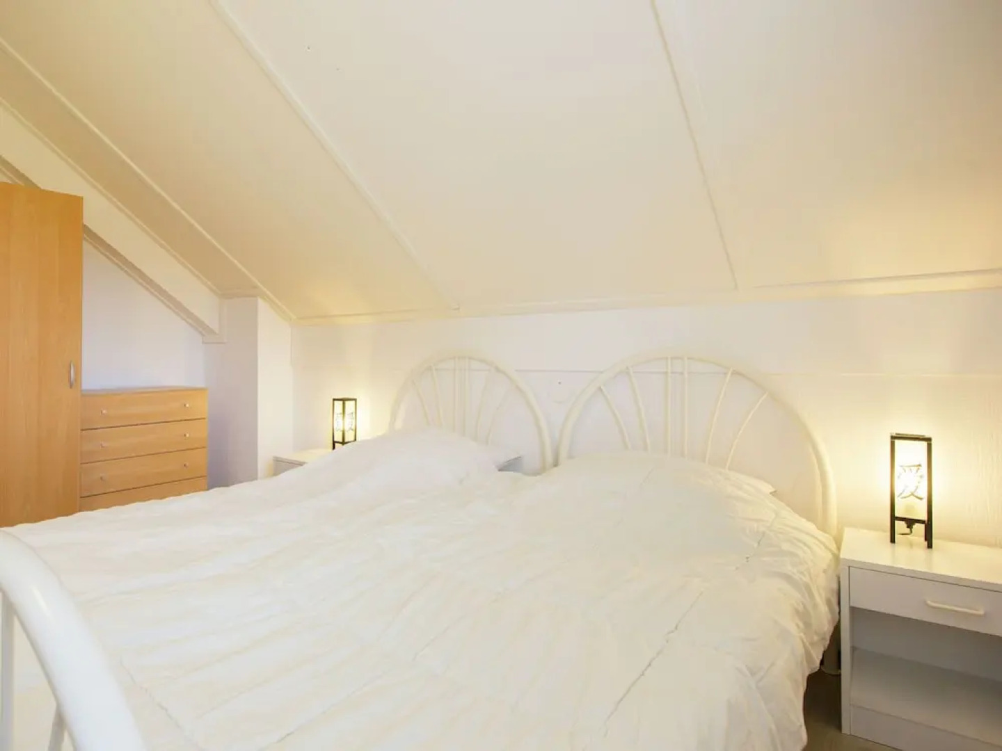 Cosy Holiday Home in Friesland by the Lake