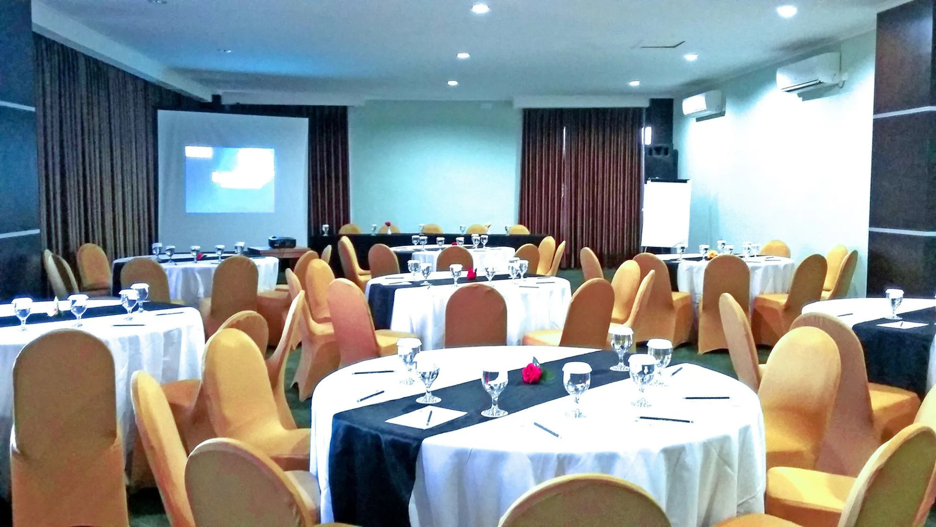 Her Hotel and Trade Center Balikpapan