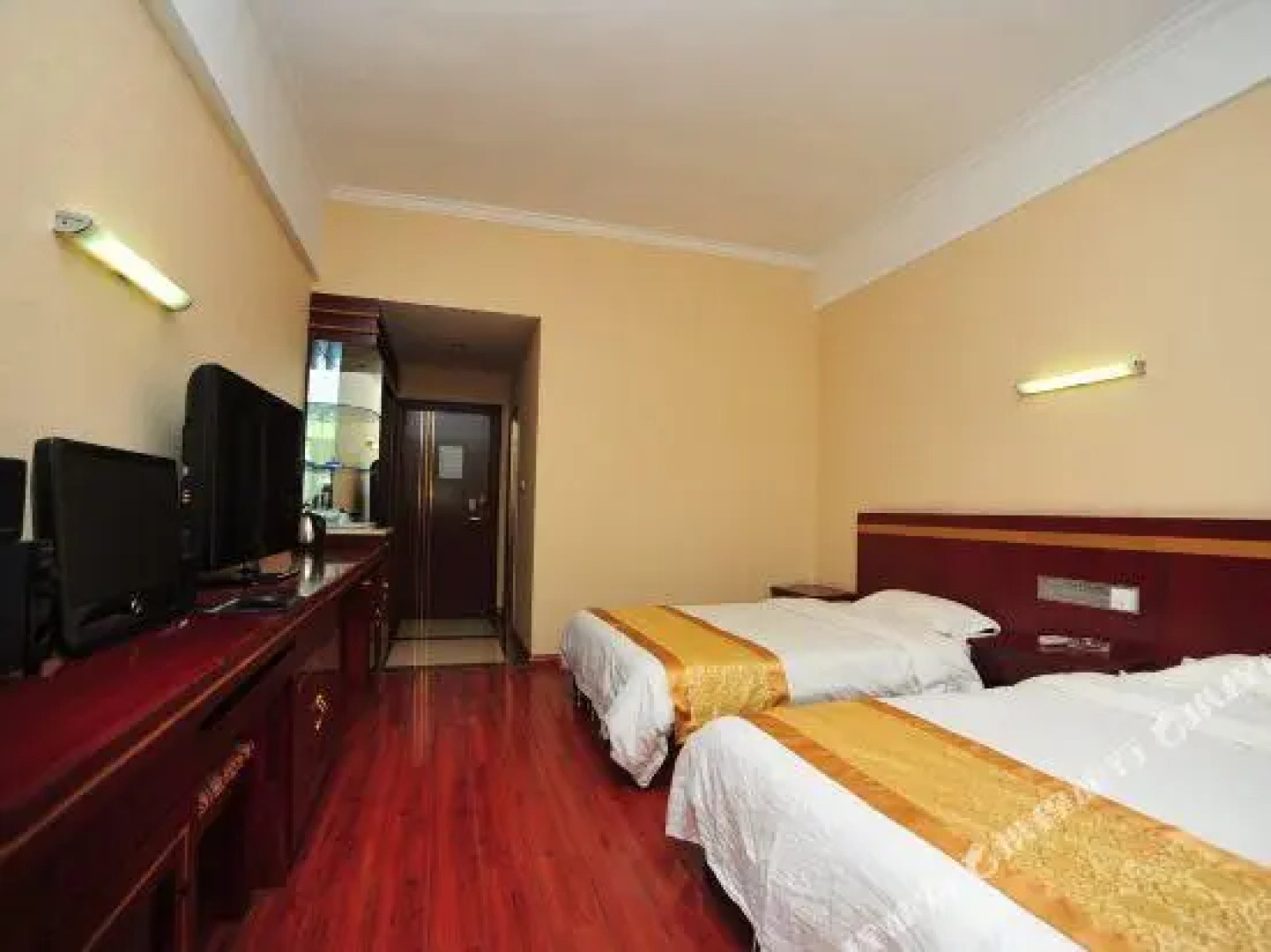 Xishuangbanna Qunyi Business Hotel