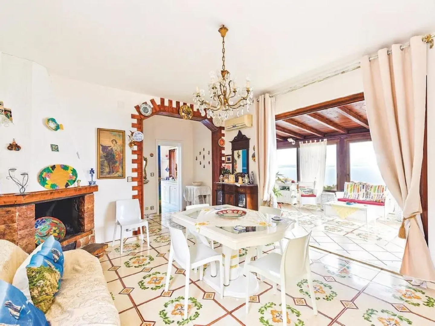 Enticing Villa in Terrasini Near the Sea