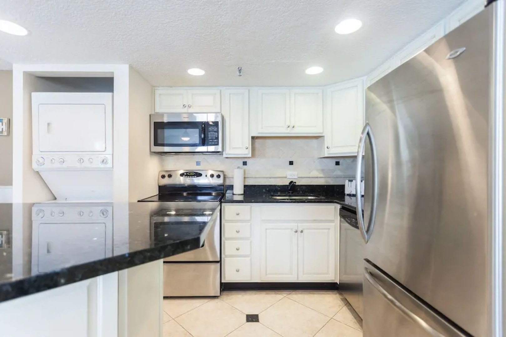 Beachcomber 301 2 Br condo by RedAwning