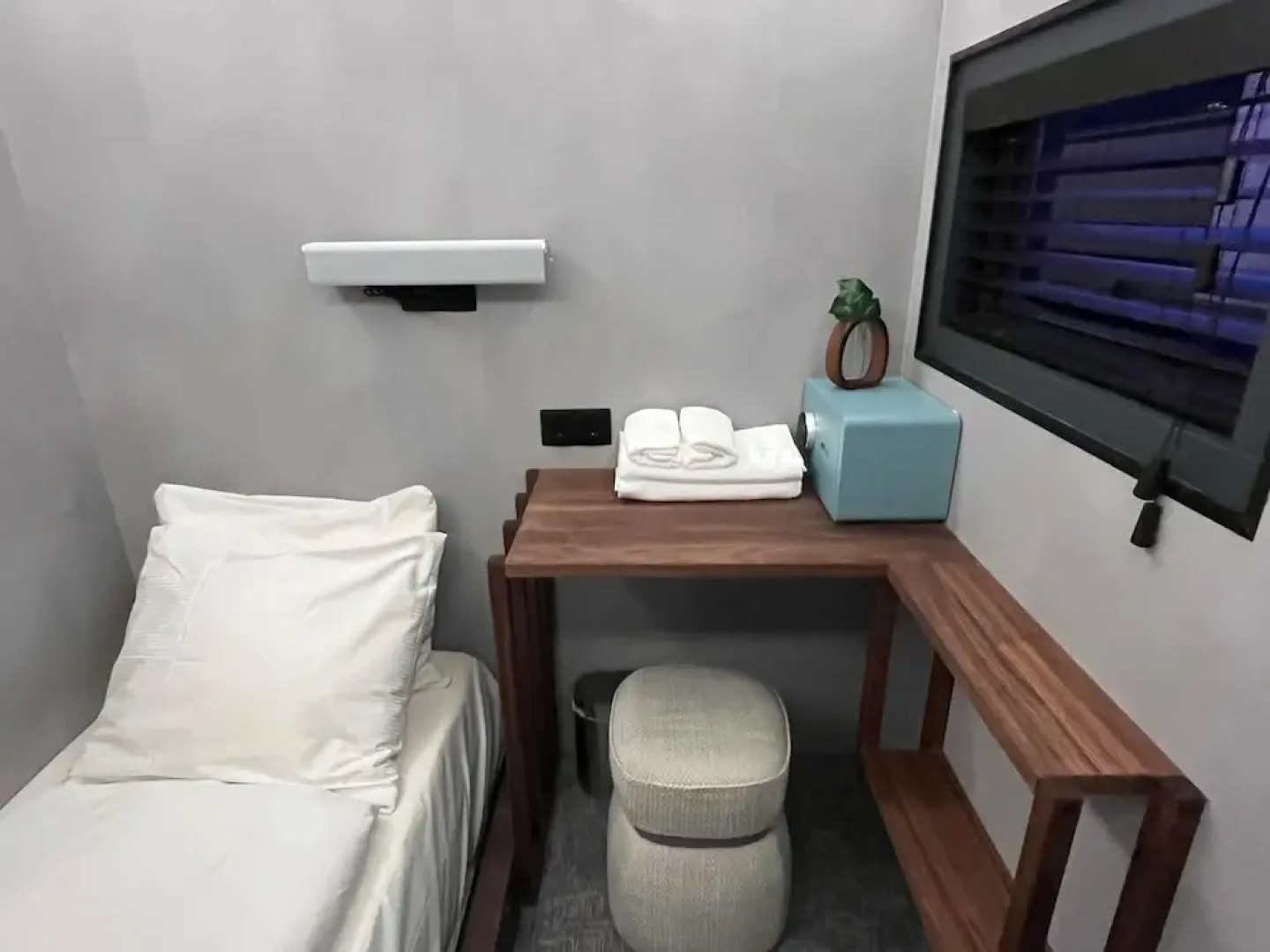 The Hyve Capsule hostel Amsterdam