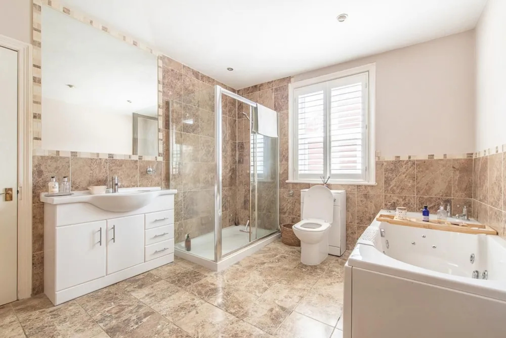 Luxury Group Celebration House With Hot Tub & Bar!