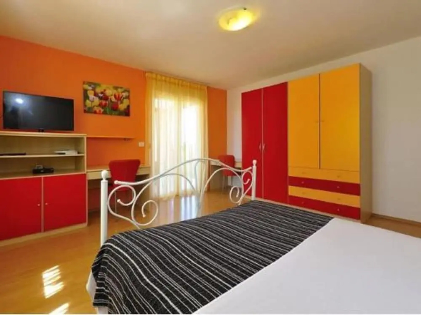 Modern Holiday Home in Novigrad With Swimming Pool