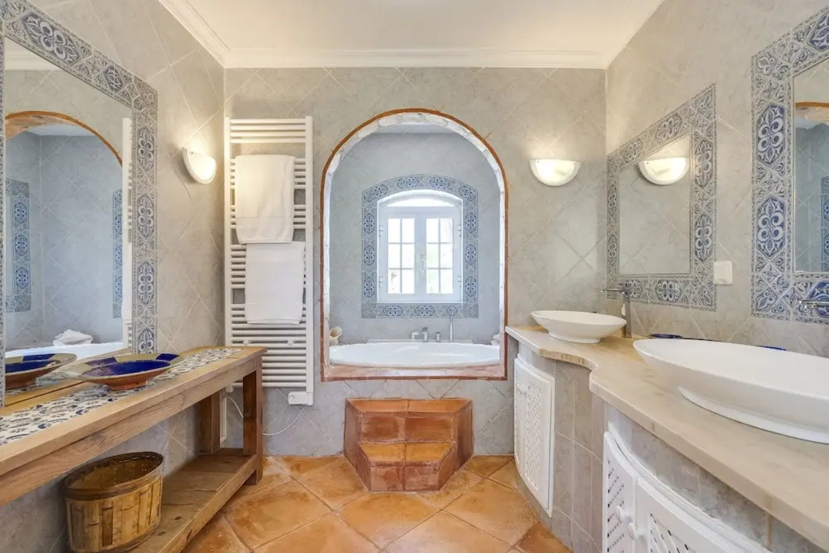 Villa Oasis by Cadenzalux