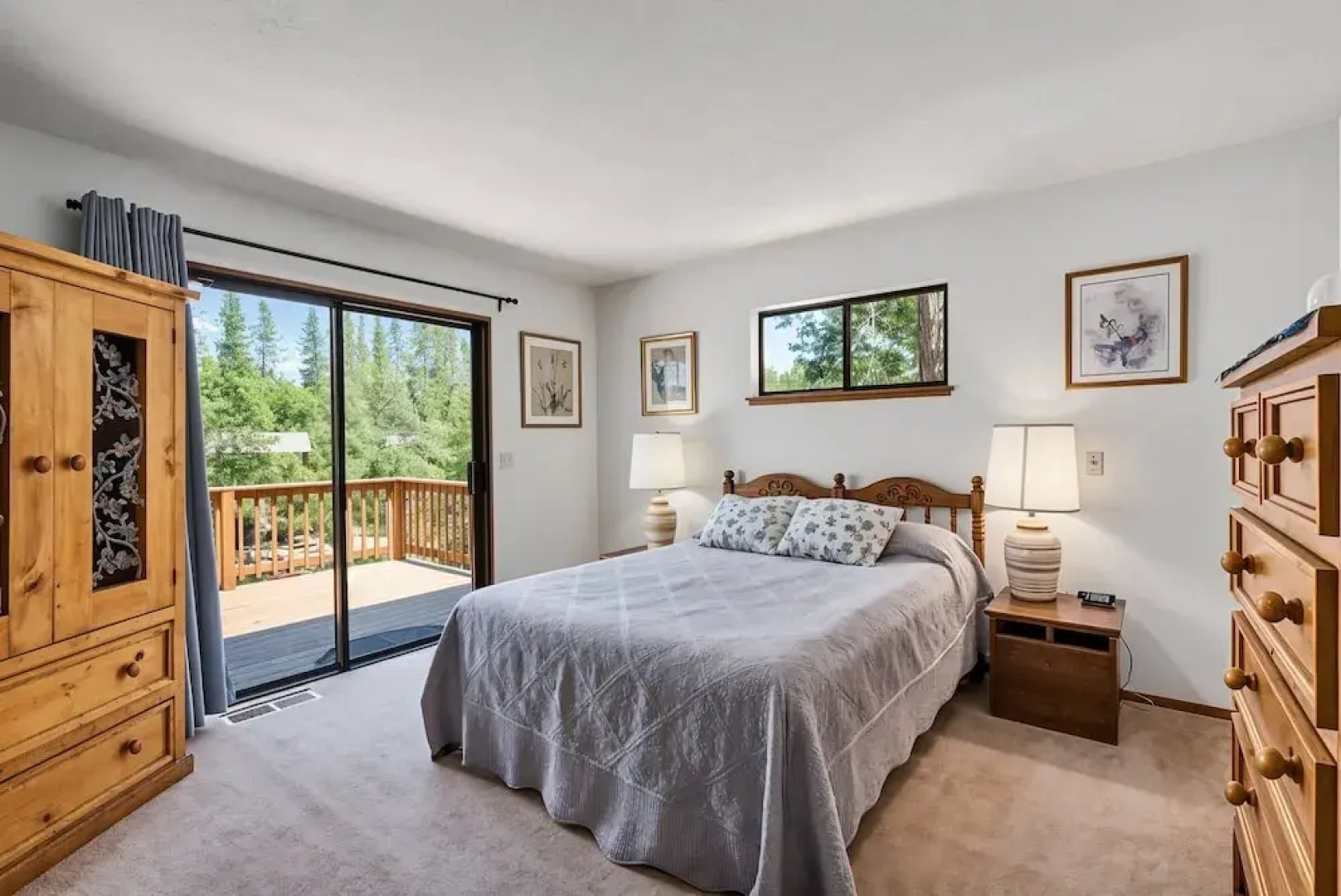 The Big Easy - Lakefront Only 1 mile to Popular Marina Beach! by Yosemite Region Resorts