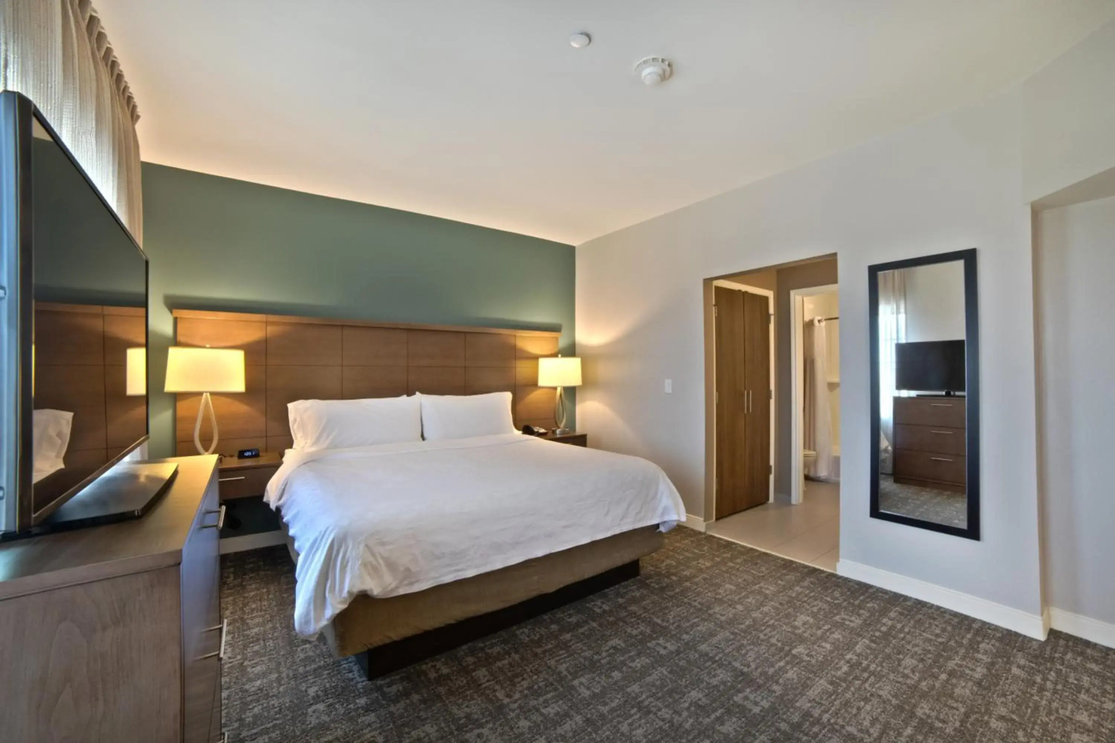 Staybridge Suites Houston - Humble Beltway 8 E by IHG