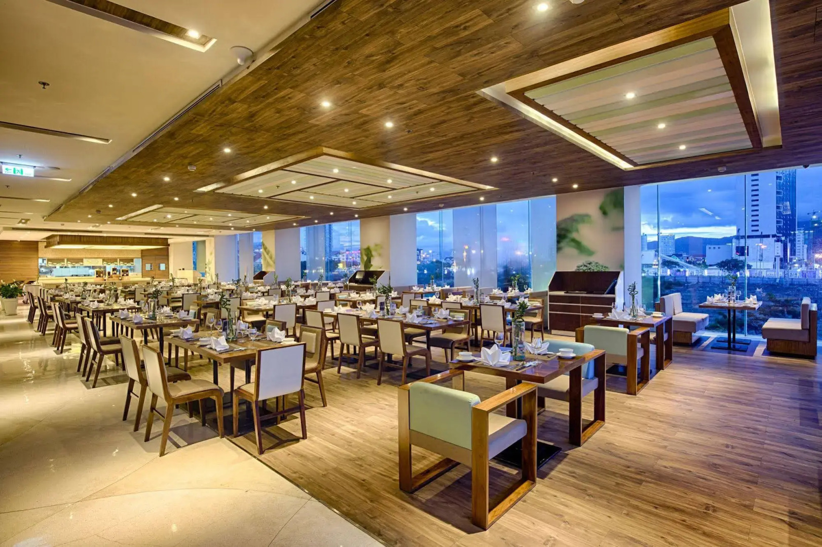 A La Carte Da Nang Beach