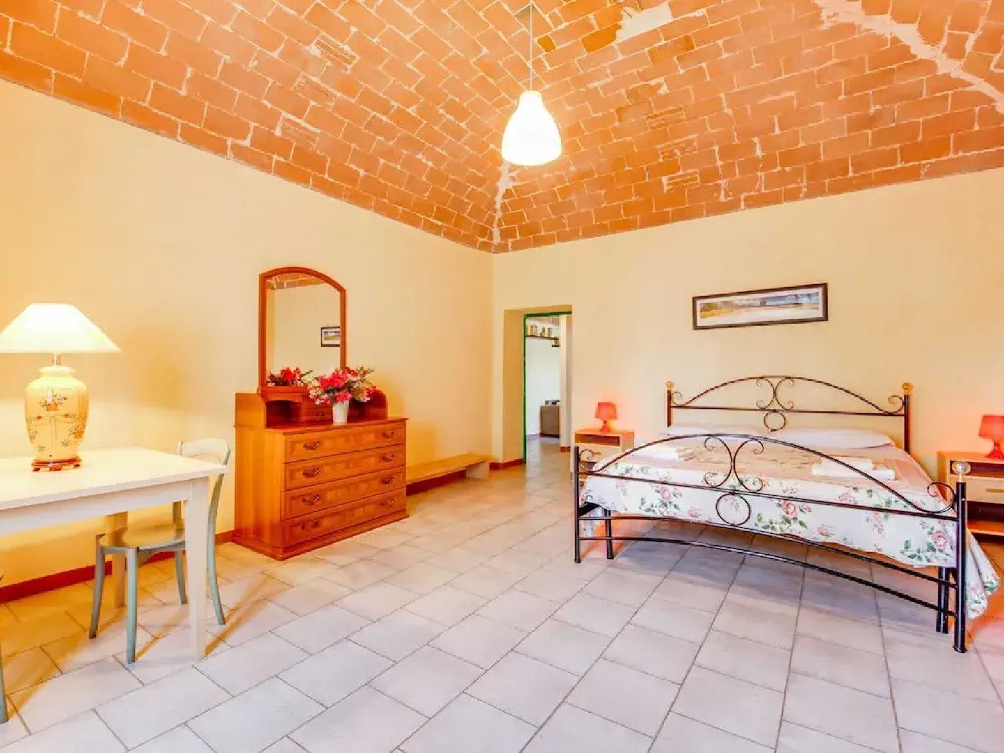 Farmhouse in Montescudaio with Shared Pool near Sea & Park