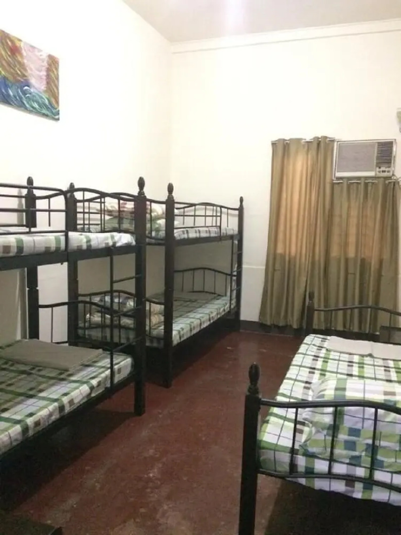 Explorers' Headquarters Inn