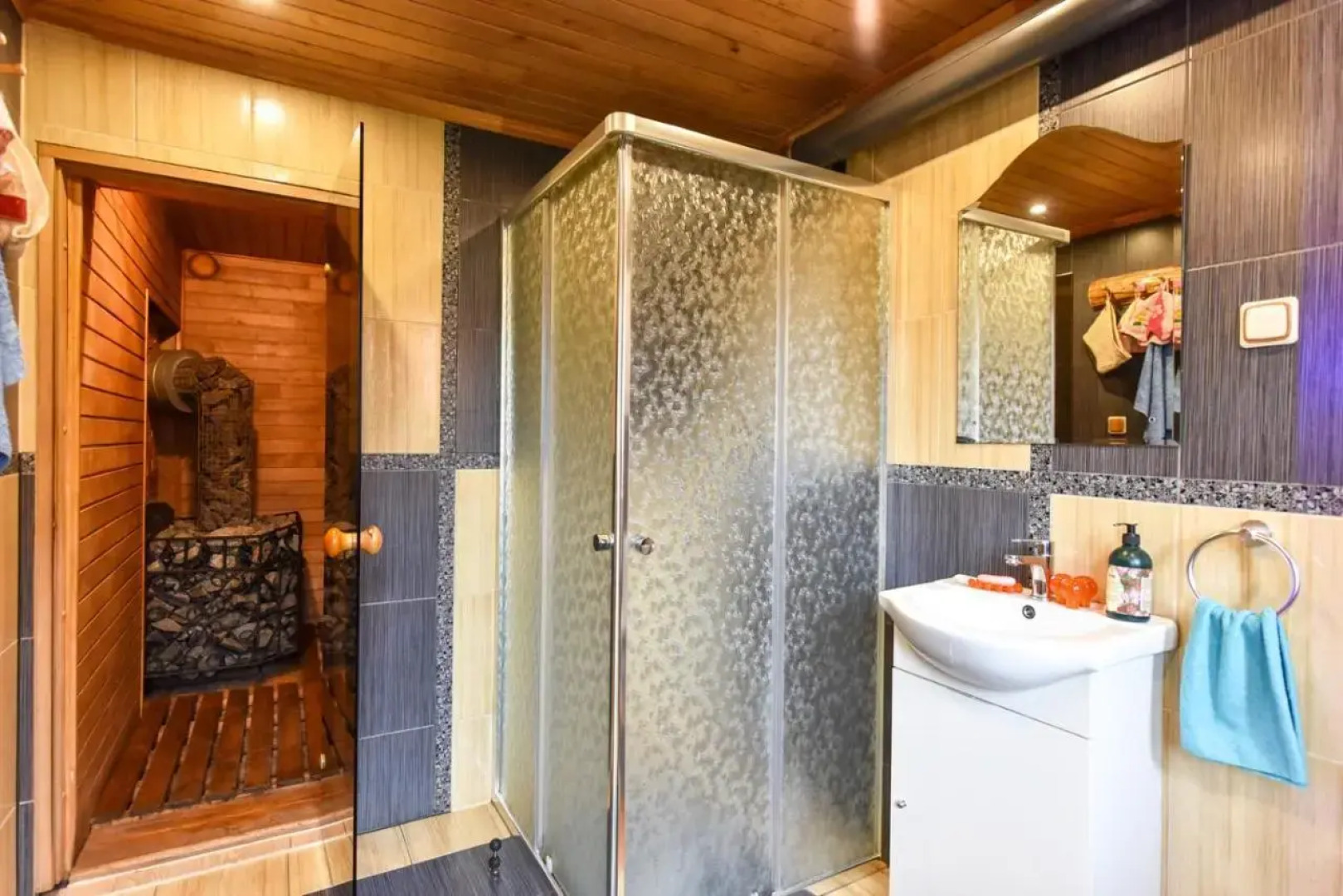 Zelta pirts Guest House