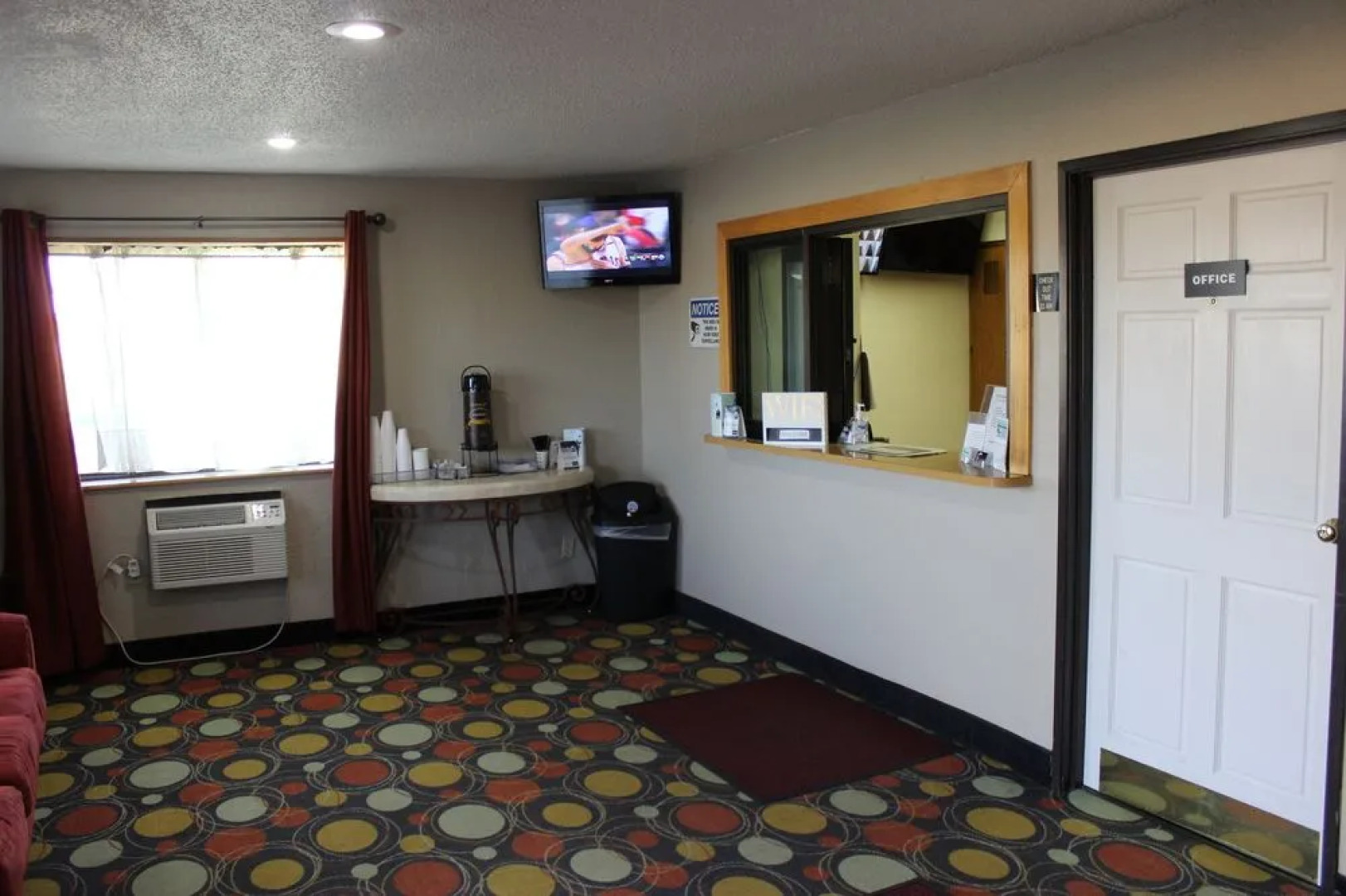 Super 8 by Wyndham Grand Rapids/Wyoming