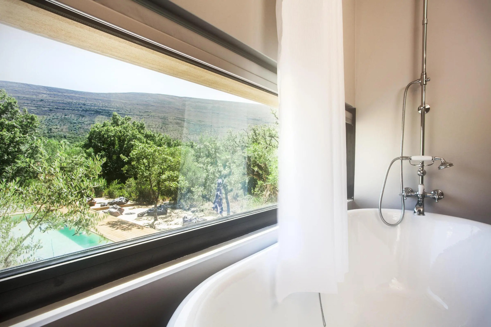 Cooking and Nature Emotional Hotel