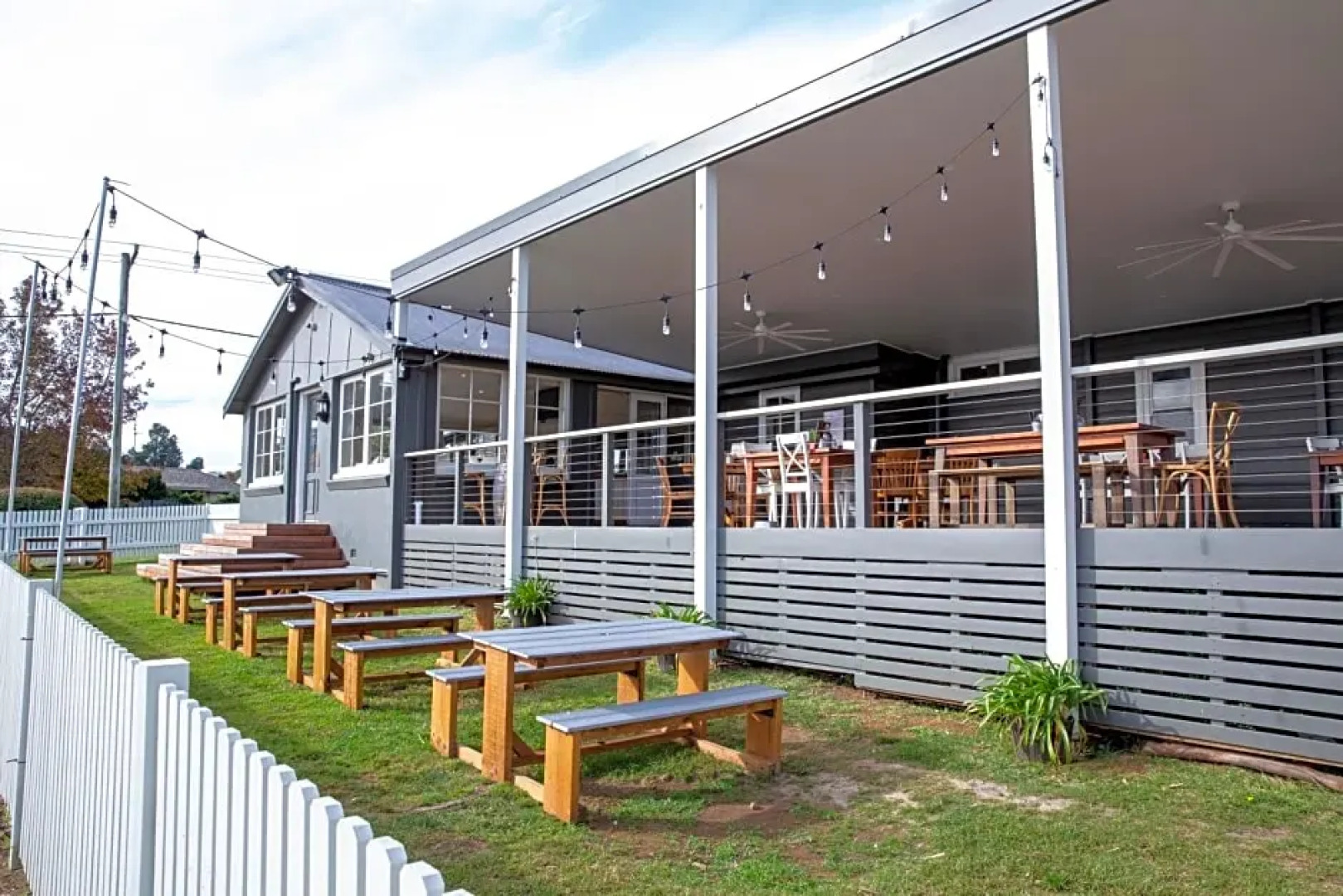 Robertson Public House