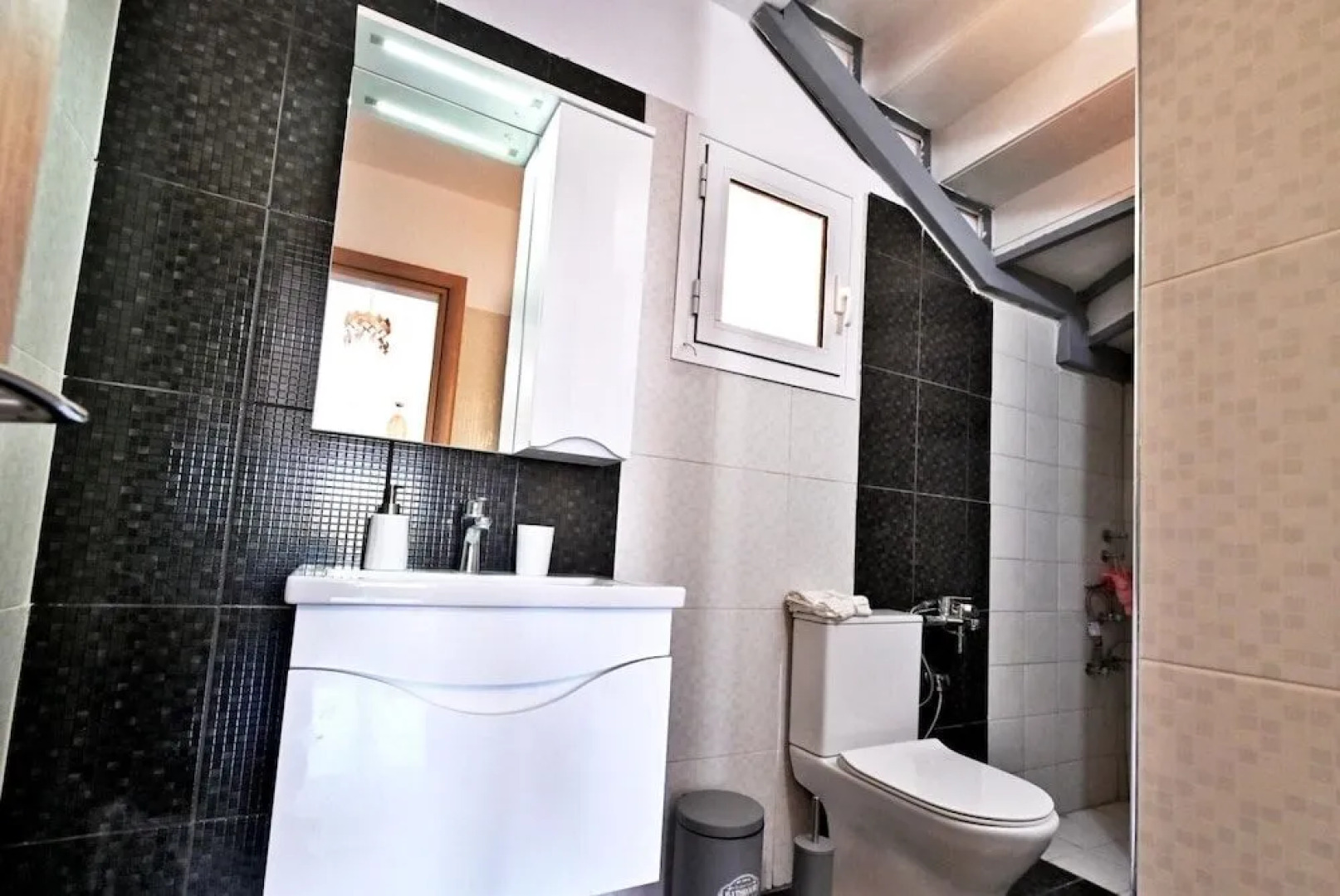 Meloida Maisonette by TravelPro Services- Nea...