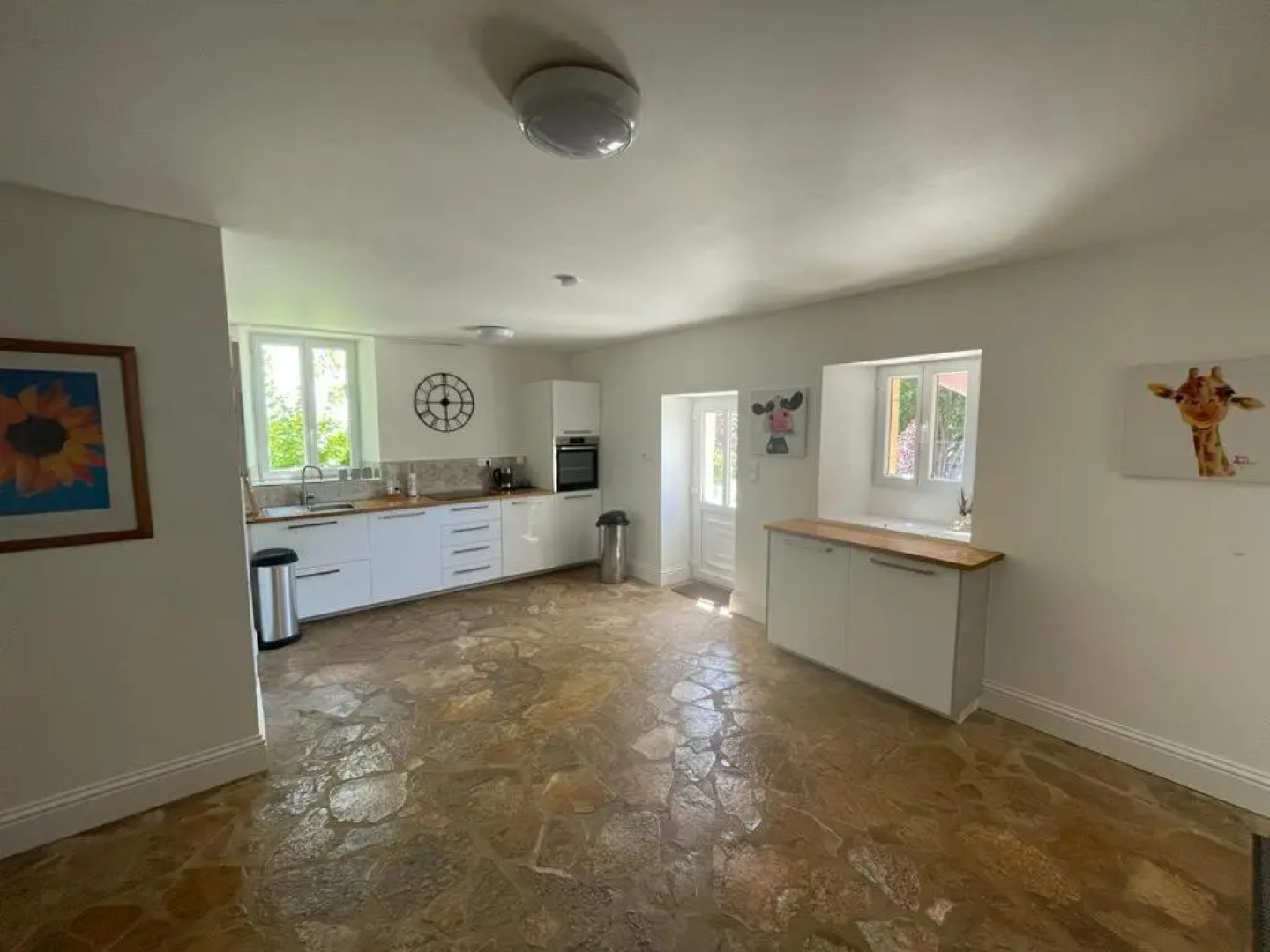 Beautiful 4 bedroom country cottage sleeps 7