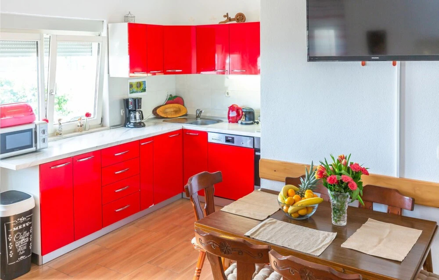 Beautiful Home in Makarska With 3 Bedrooms, Wifi and Outdoor Swimming Pool