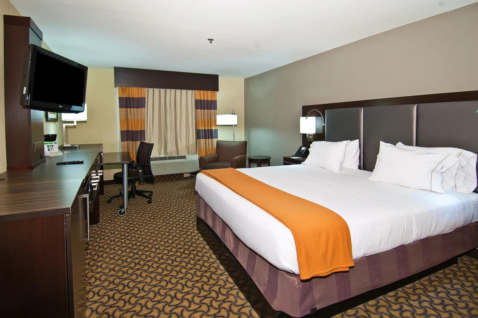 Holiday Inn Express Hotel & Suites Jackson / Pearl International Airport