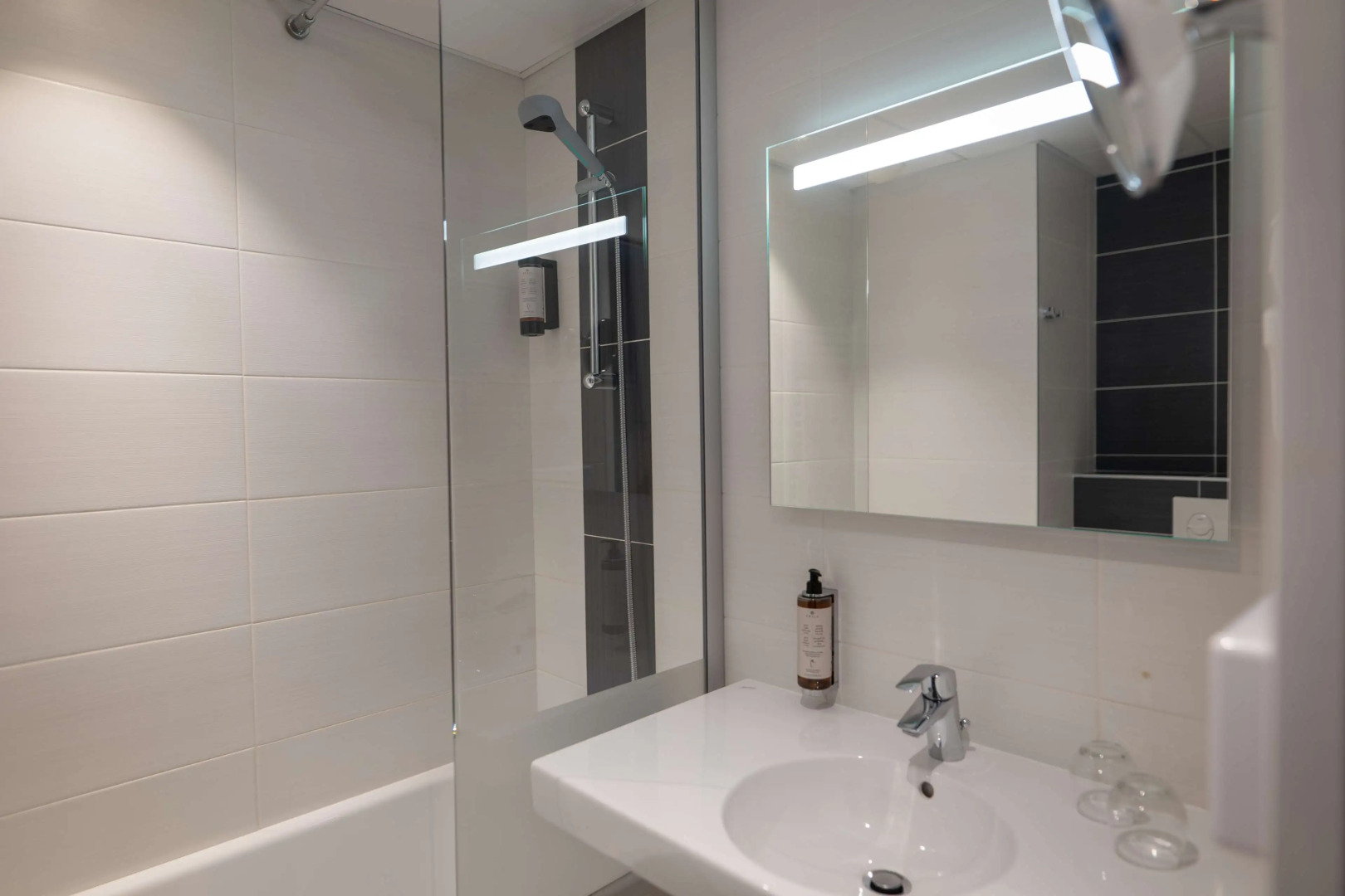 Best Western Plus Hôtel Le Roof