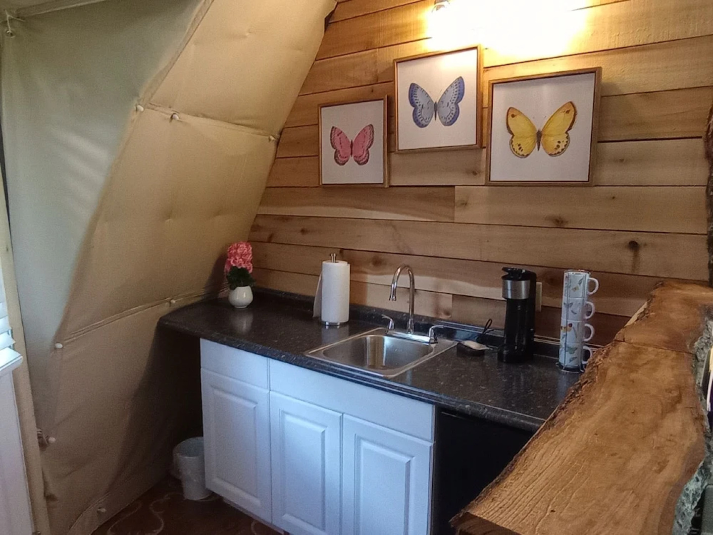 GlampOut Resort - Elk River