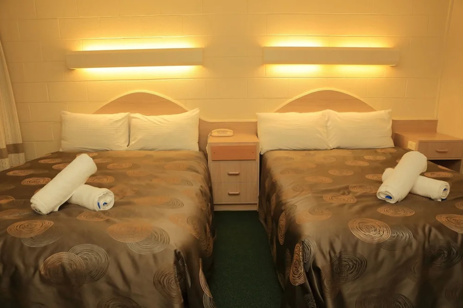 Econo Lodge Absolute Lake Entrance