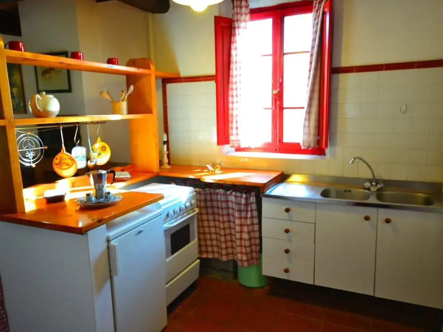 Bright Holiday Home in San Marcello with Pool near Meadows