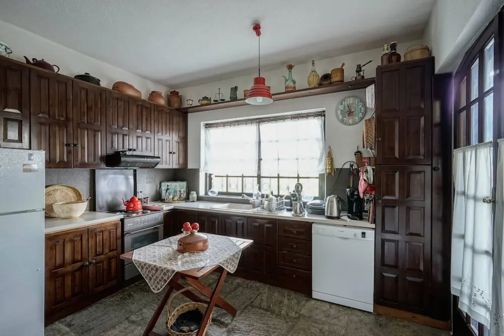 Sonia Rustic Mansion - 5bd 30 Sec Walk T