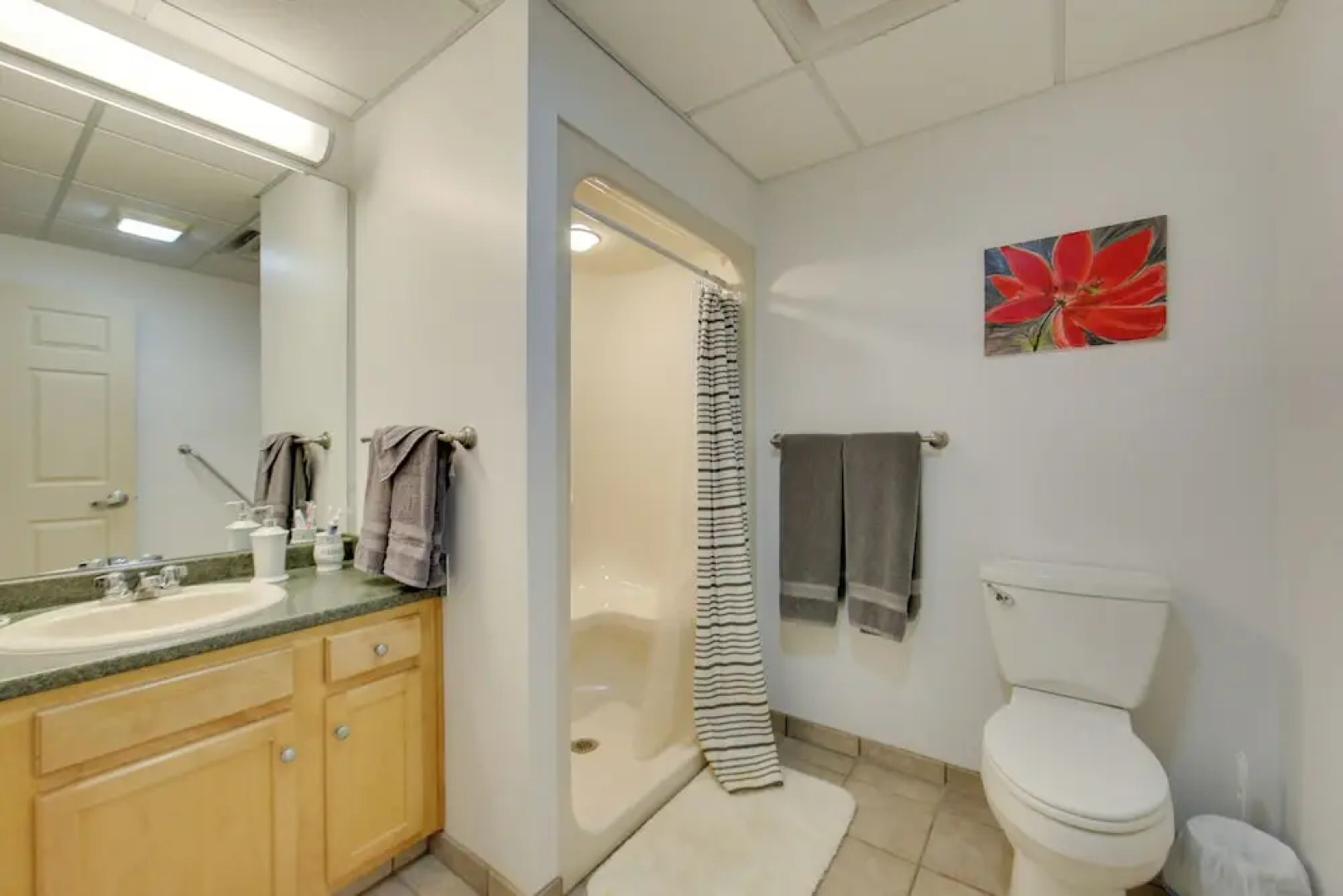 20 Mi to Dtwn Pittsburgh: Pet-friendly Apartment