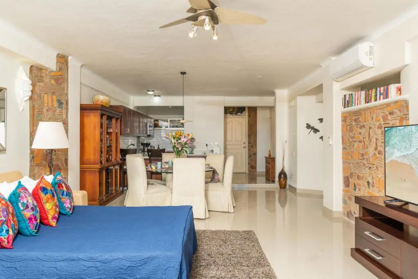 Ocean Front Condo with Pool Sleeps 7 Adults-Quinta del Mar 203