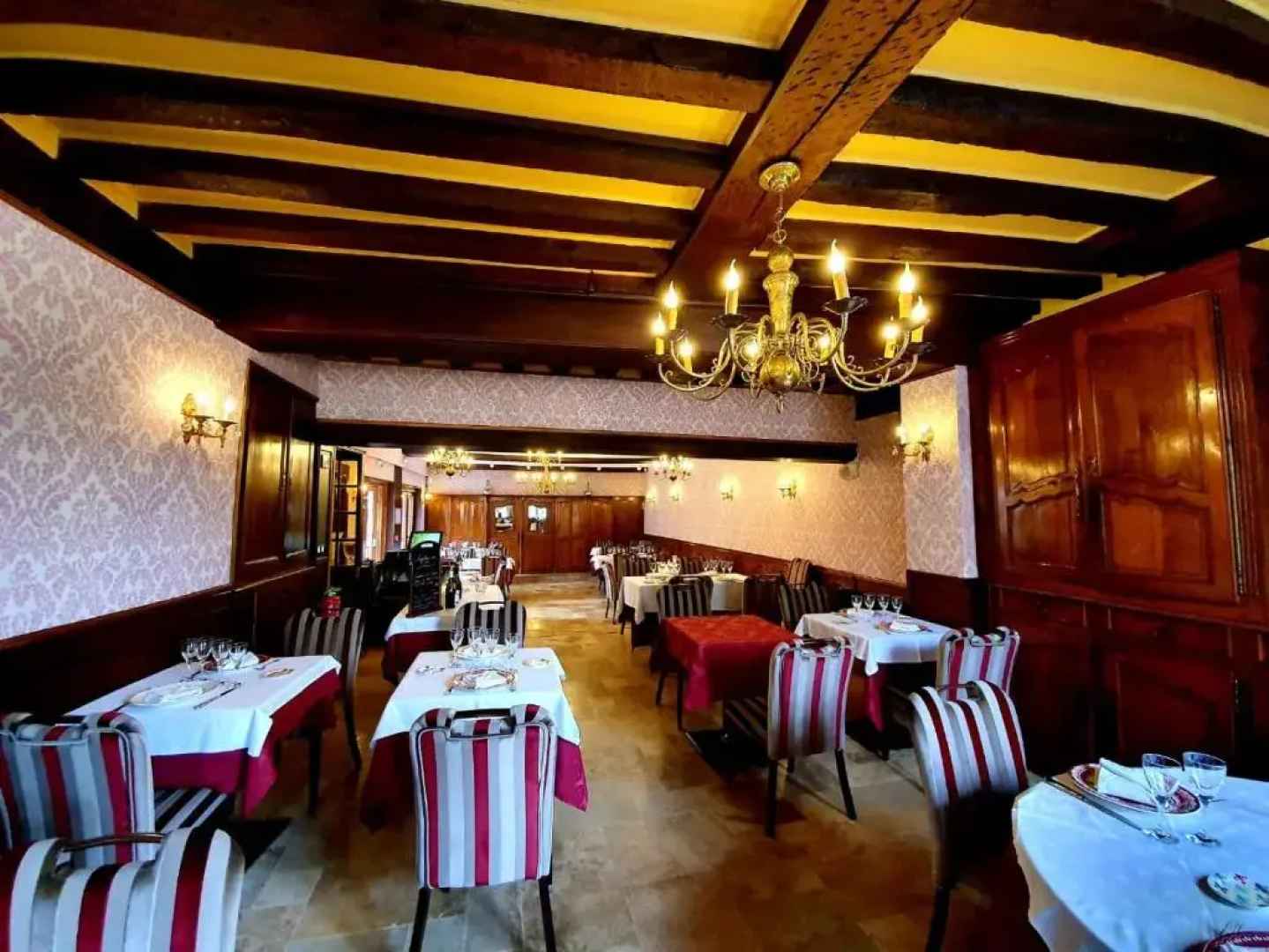 Hotel  Restaurant La Croix Blanche De Sologne