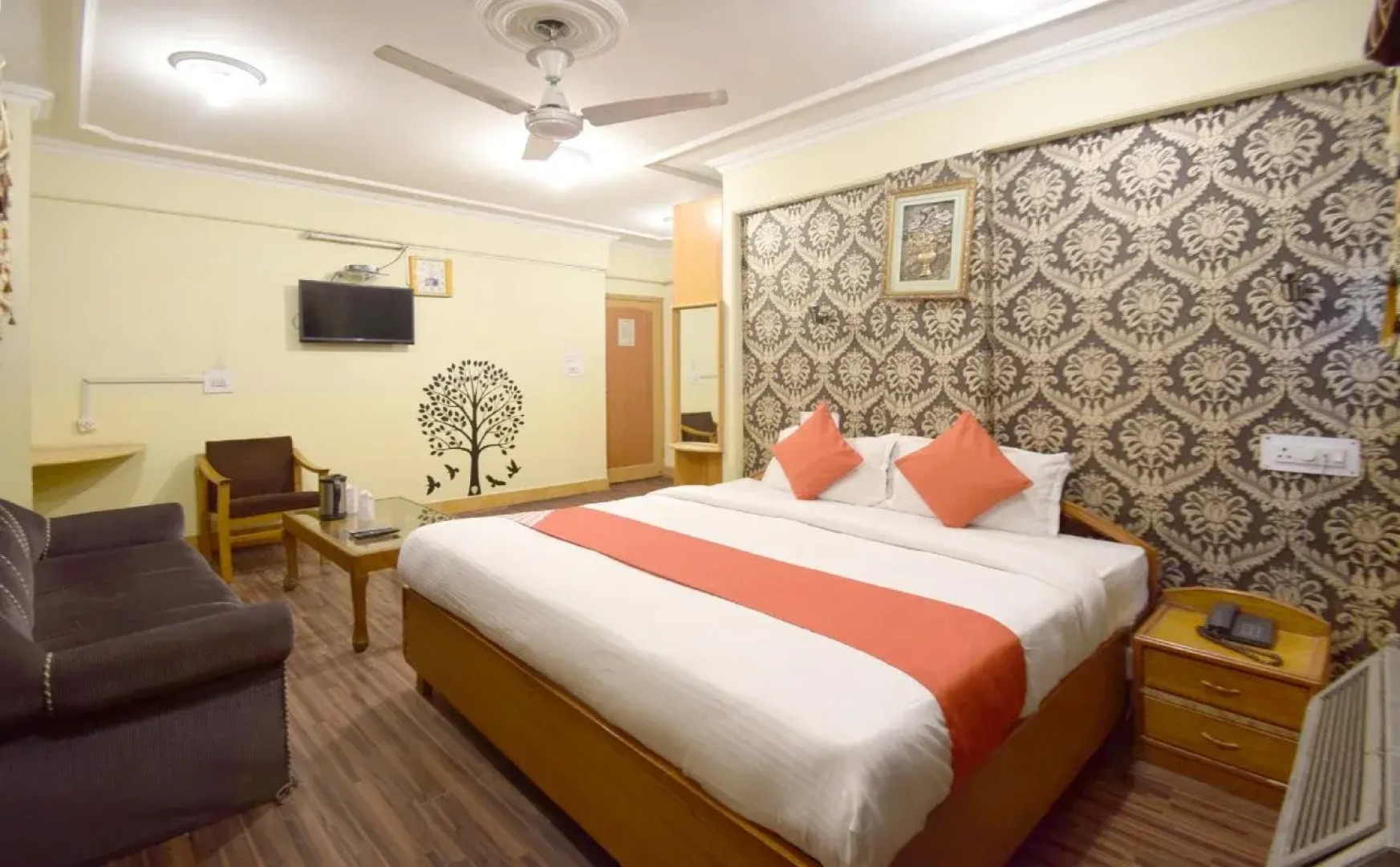 OYO 4694 Hotel City Plaza