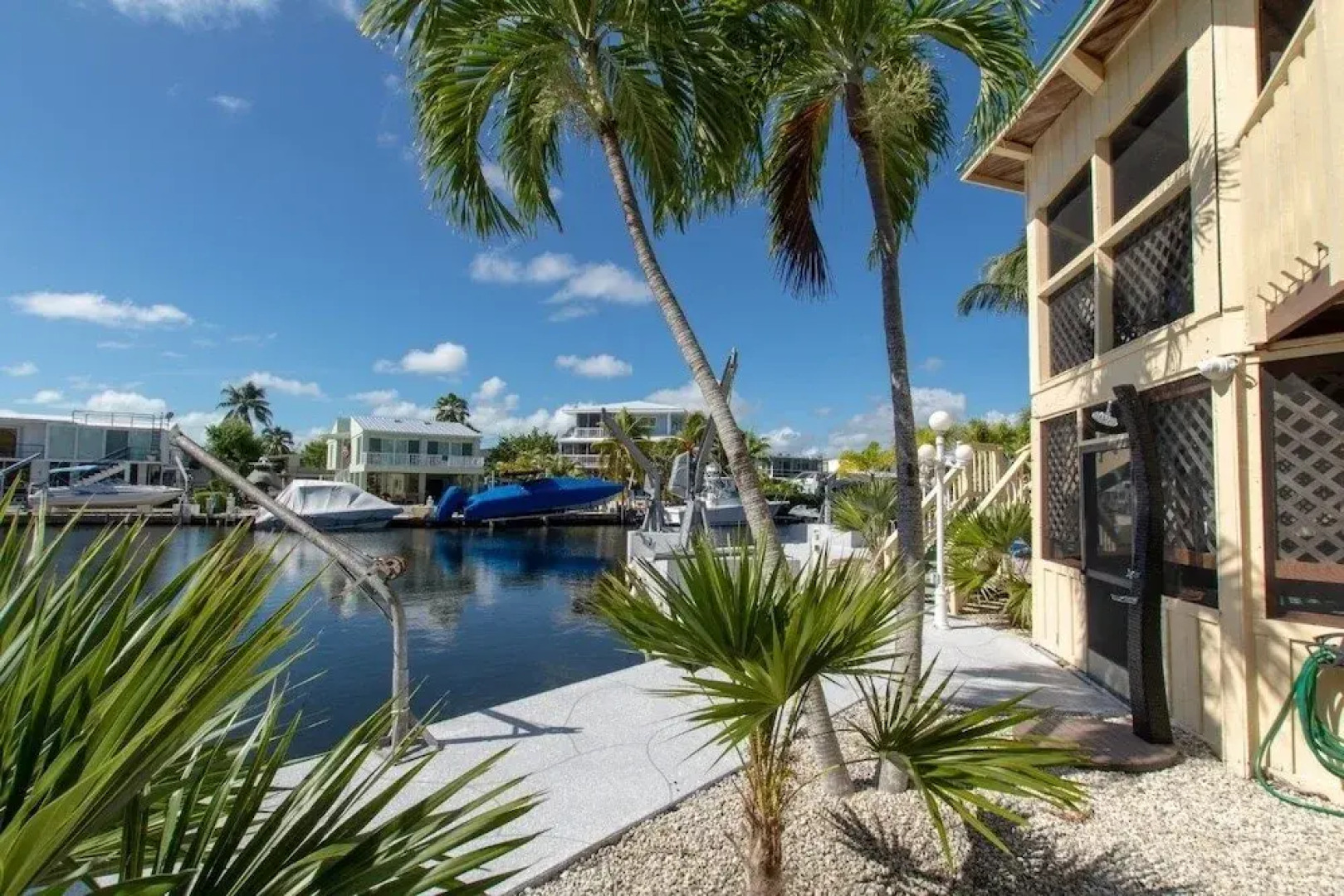 Beautiful Updated Stilted Home Makes For A Super Getaway. 3 Bedroom Home by RedAwning