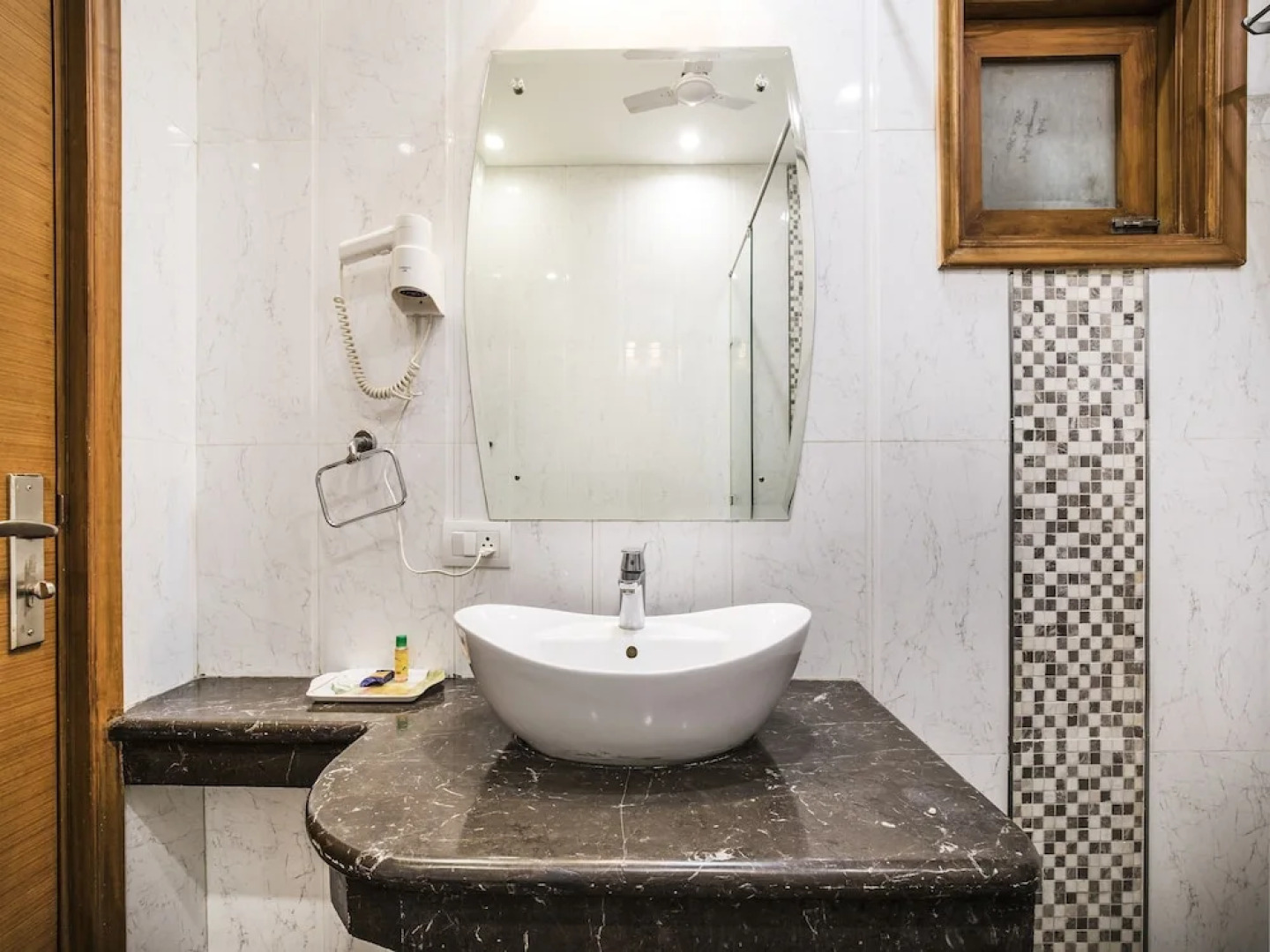 FabHotel GRD DLF Square