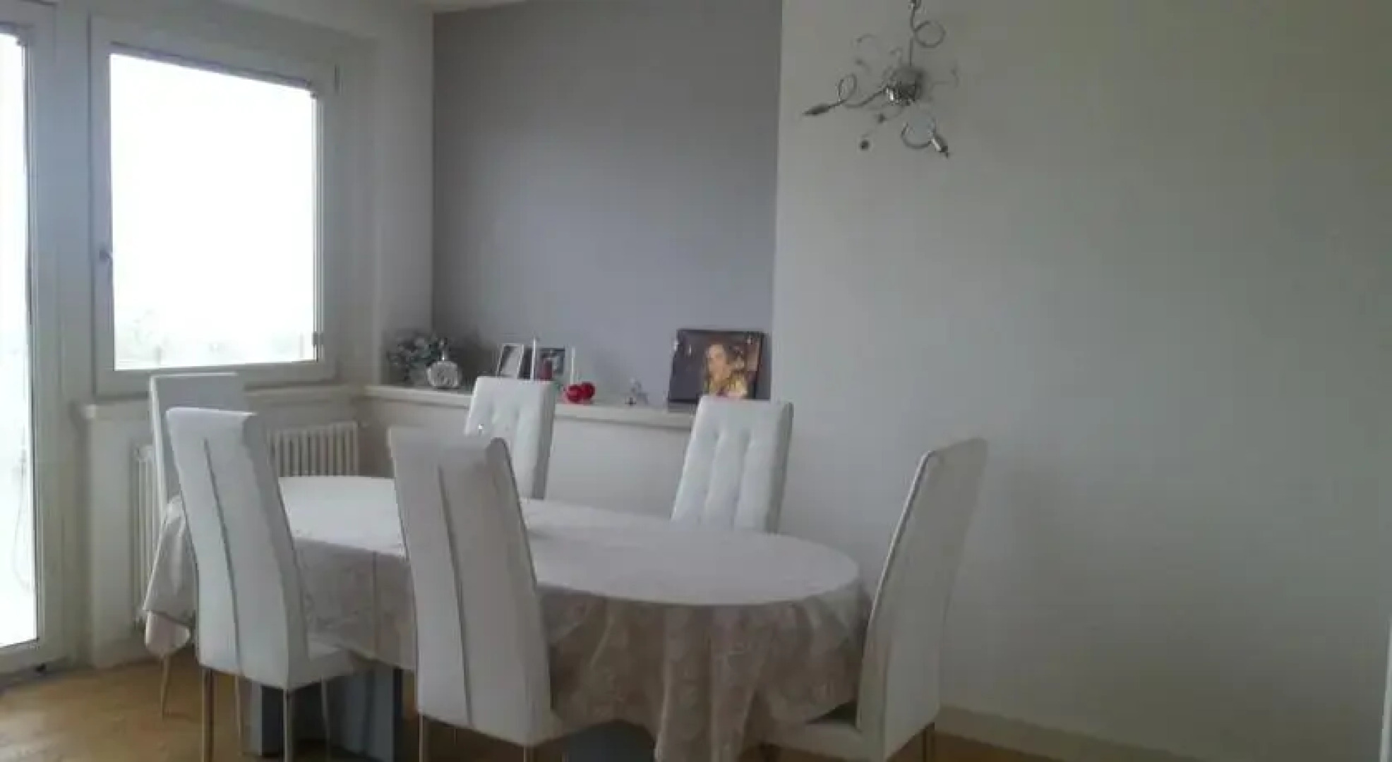 Villa con piscina e campo da tennis